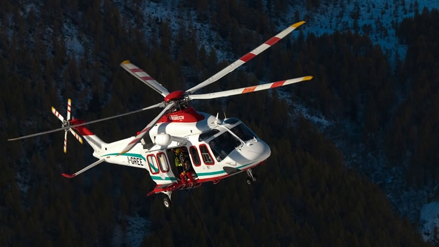 Un intervento dell’elicottero del Soccorso alpino valdostano