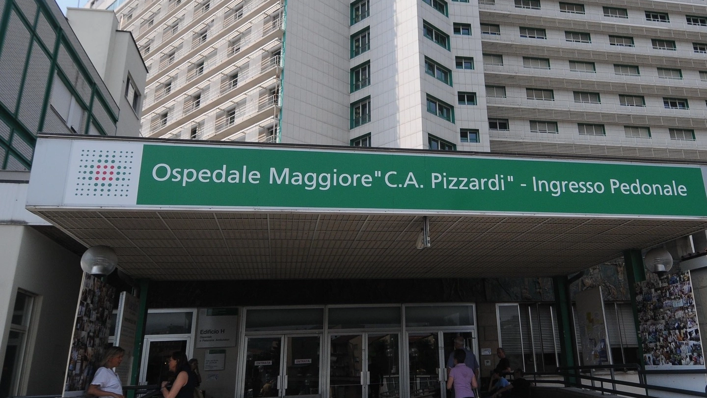 L’ingresso dell’ospedale Maggiore (foto Schicchi)