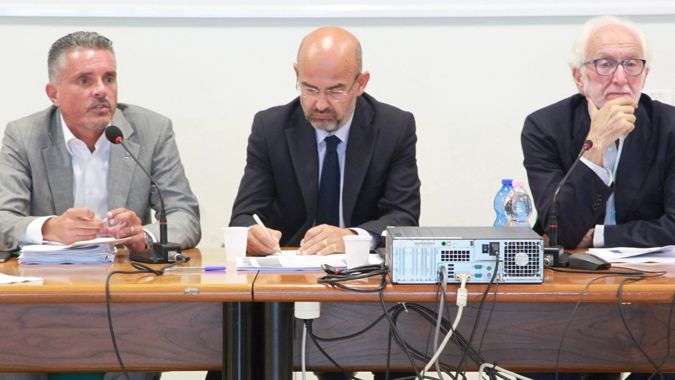 Il sindaco di Cesena Paolo Lucchi, l’assessore Carlo Lusenti, il direttore generale Andrea Des Dorides (Foto Ravaglia)