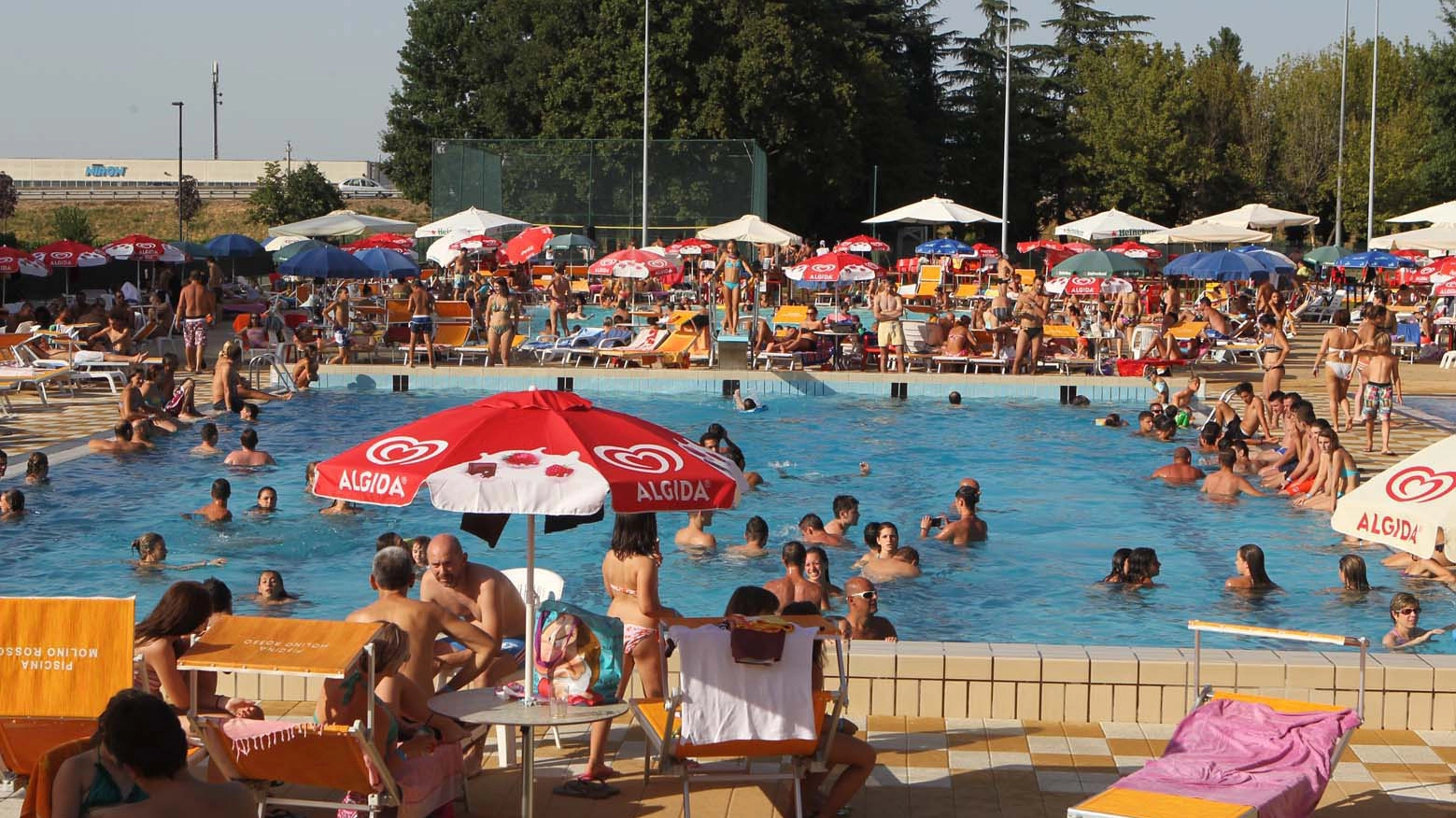 Imola, la piscina Mulino Rosso (Foto Isolapress)
