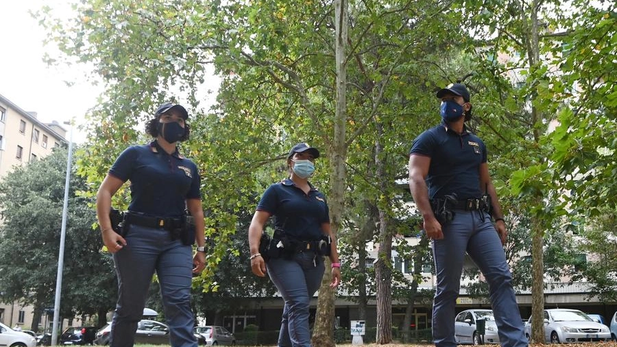 I poliziotti delle Volanti di pattuglia al Pilastro, dopo la violenza e il linciaggio
