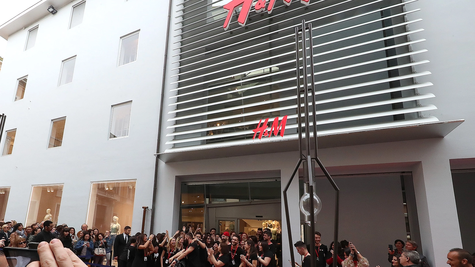 Il negozio H&M di Pesaro sarà aperto a Pasqua
