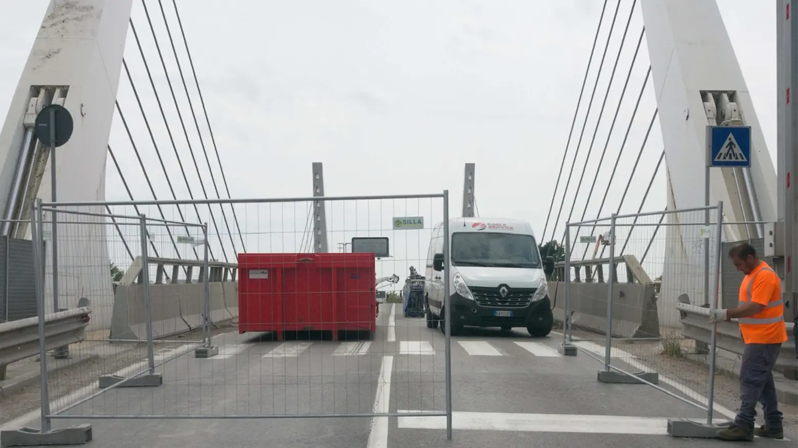 Il ponte mobile chiuso per lavori
