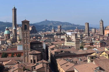Qualità della vita 2023, Bologna è seconda in classifica: scalzata da Udine