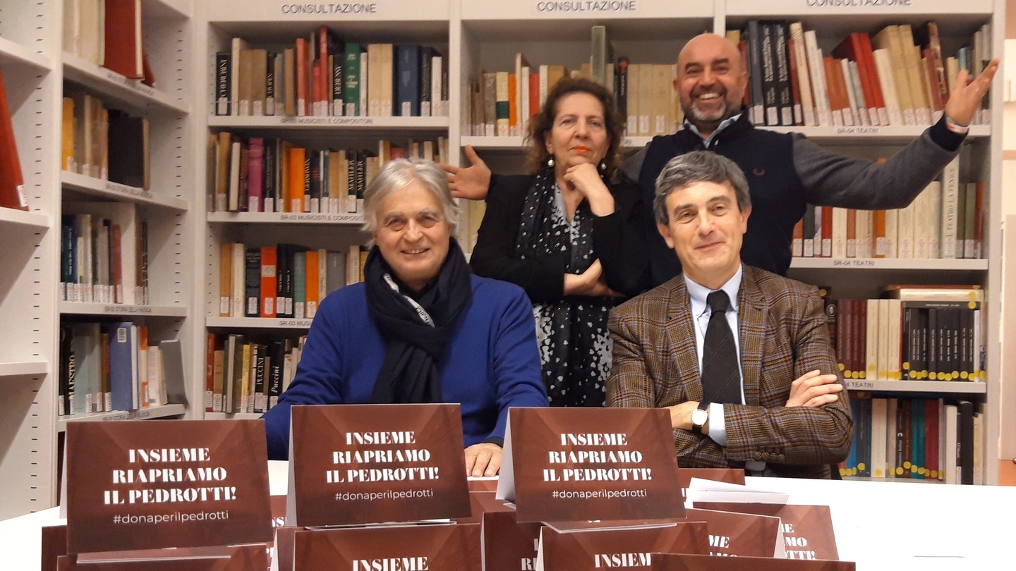 Da sin. Dino Venanzini e Ludovico Bramanti. In piedi, Catia Amati e Cristian Ricciarini