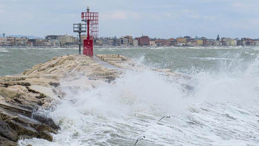 Previsto mare mosso sulla costa dell'Emilia Romagna sabato 6 novembre