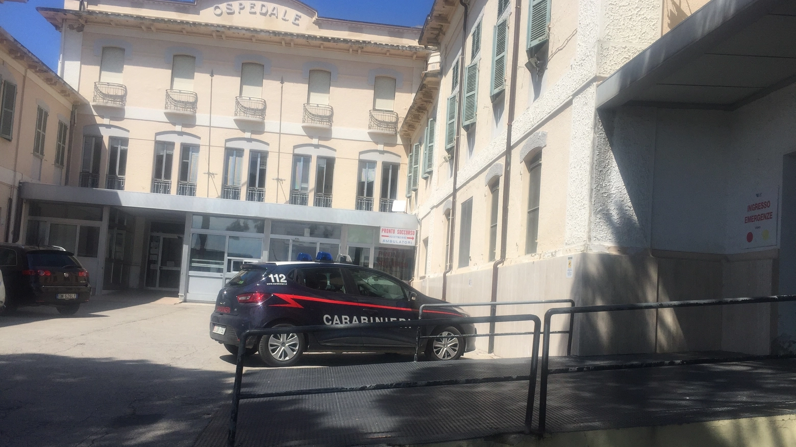 I carabinieri all'ospedale di Osimo