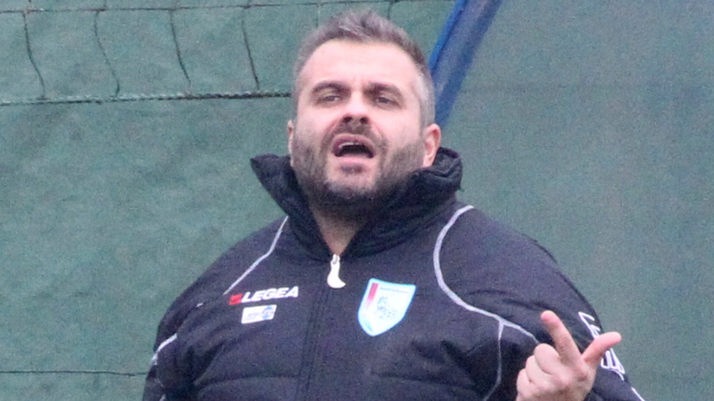 L’allenatore Simone Muccioli (Foto Ravaglia)