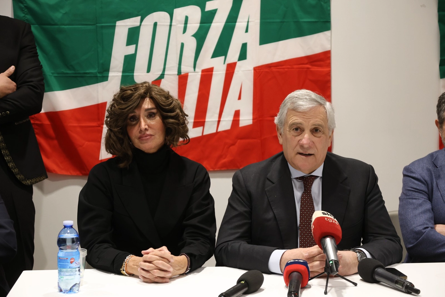Il presidente di Forza Italia, vicepremier e ministro degli Esteri con la ministra dell’Università e della Ricerca Annamaria Bernini