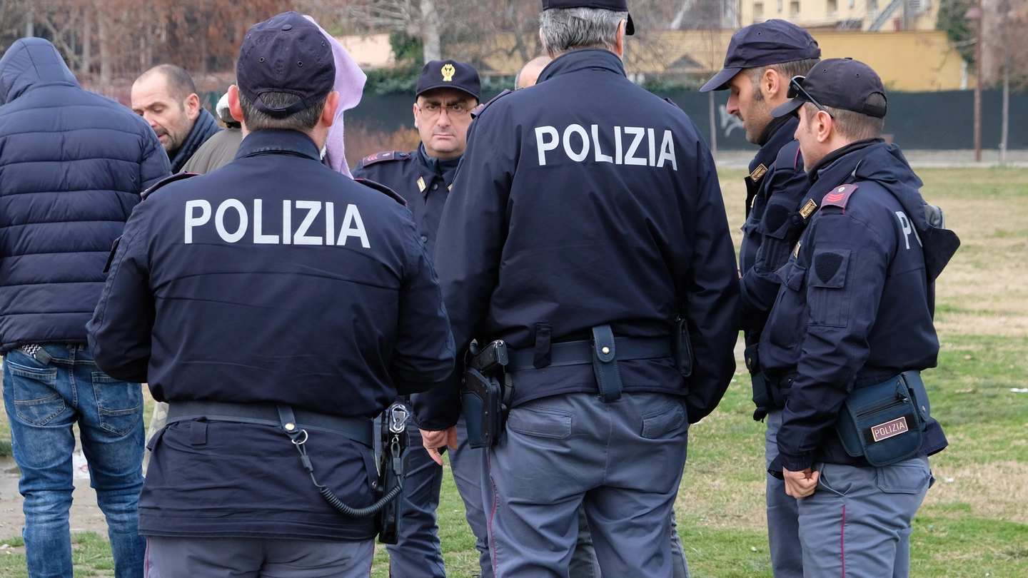 Agenti di polizia in azione al Novi Sad (FotoFiocchi)