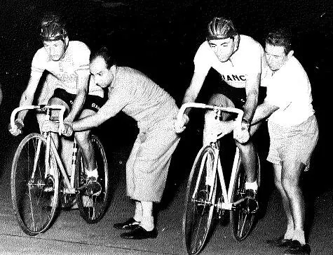 Coppi e Bartali sulla pista dell’ippodromo Darsena