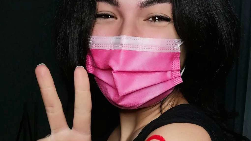 La civitanovese Daniela Mazzaferro ha postato una foto dopo la vaccinazione