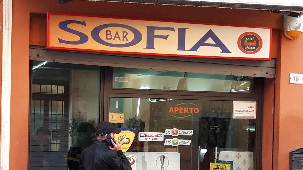 Il bar di Bazzano dove è esplosa la rissa fra stranieri sfociata in sei denunce