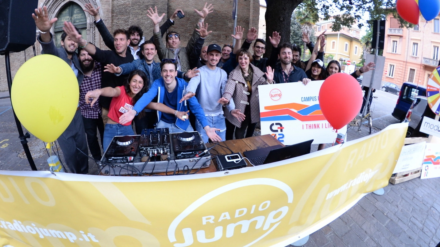 La festa di Radio Jump in piazza Morgagni (foto Frasca)