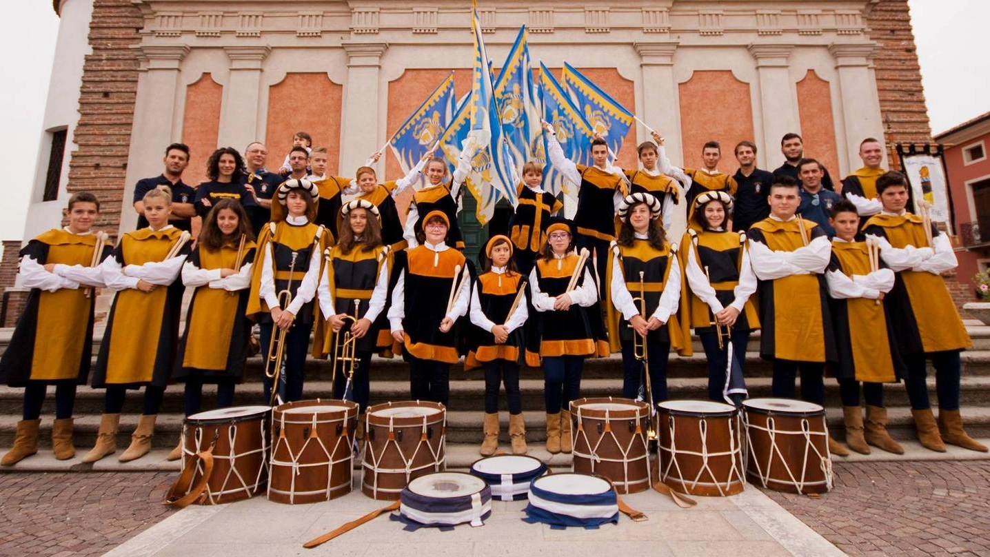Musici e  sbandieratori di Arquà hanno vinto la terza edizione del campionato italiano a Carovigno, in Puglia.