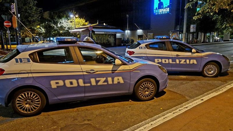 Parma, aggredisce moglie e figlio a bastonate: 40enne arrestato per maltrattamenti