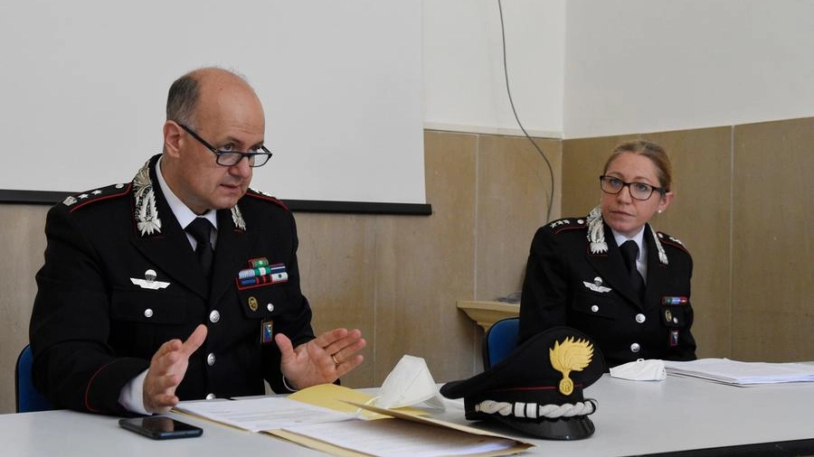 La conferenza stampa dei carabinieri: due arresti a Macerata