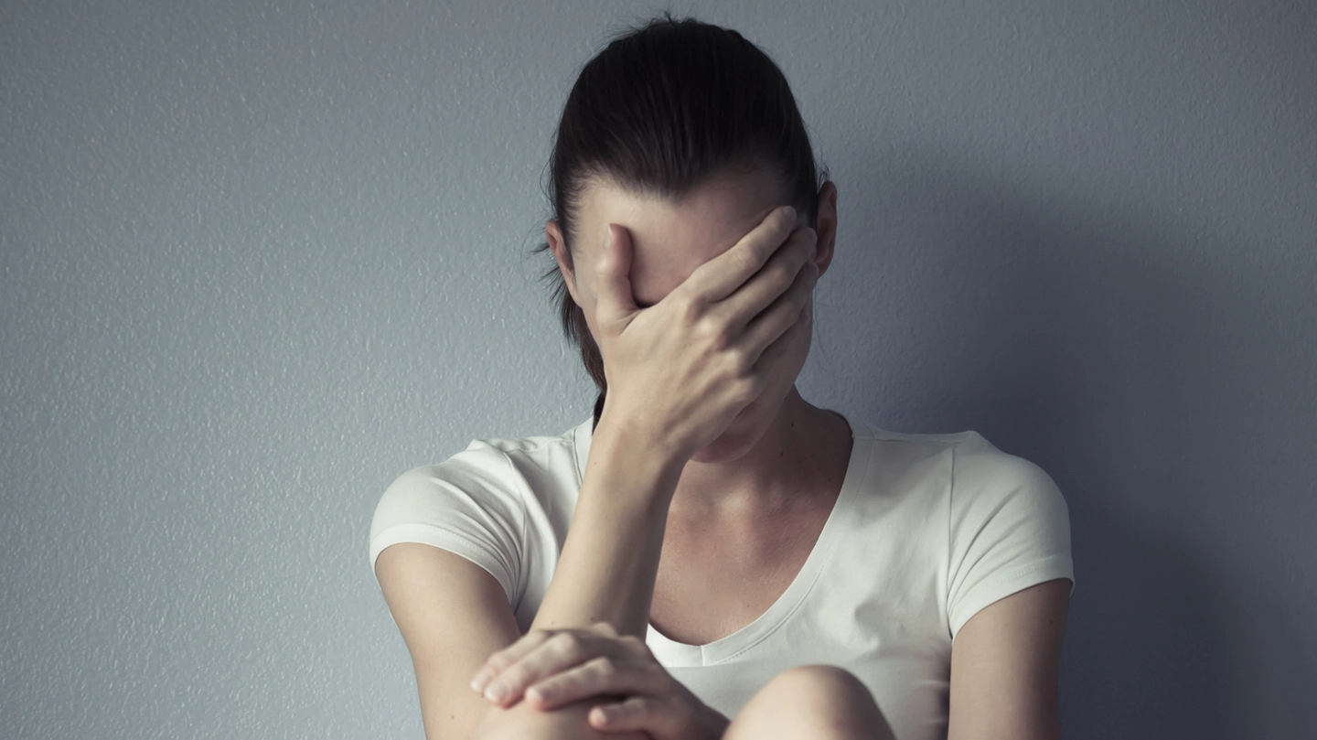 La denuncia di una 25enne di Nonantola: "Drogata e violentata a casa mia"