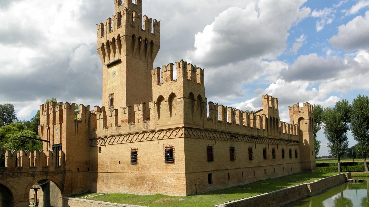Il Castello di San Martino in Soverzano a Minerbio, in provincia di Bologna