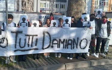 I docenti sconfessano il consiglio d’istituto: "La sospensione di Damiano va revocata"