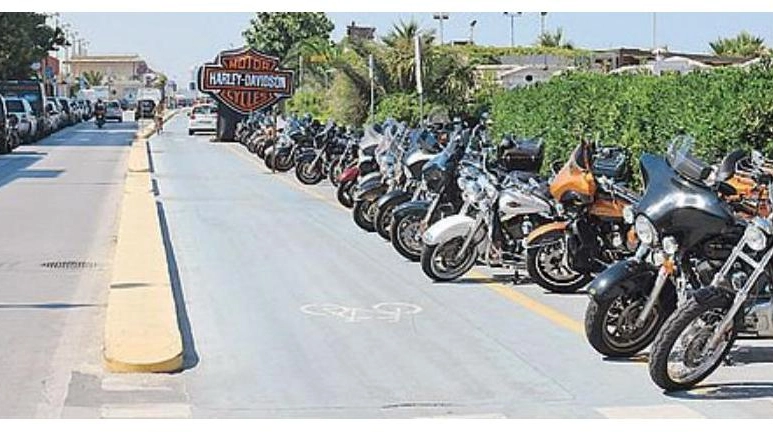 Le Harley sul lungomare di Civitanova