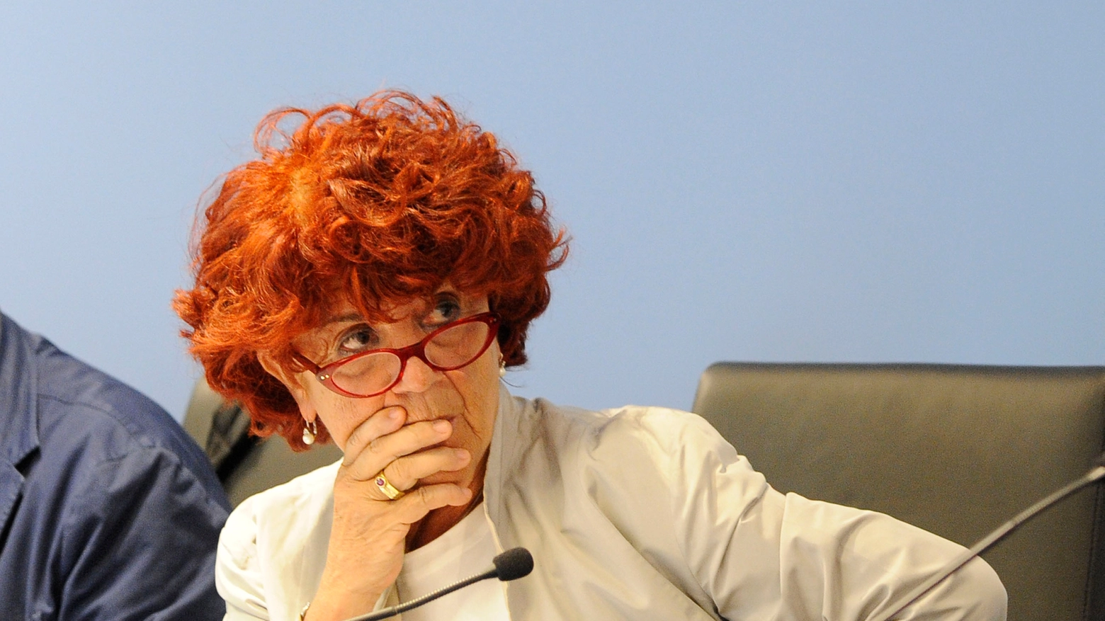 Il ministro Valeria Fedeli aveva promesso: niente tagli nel cratere