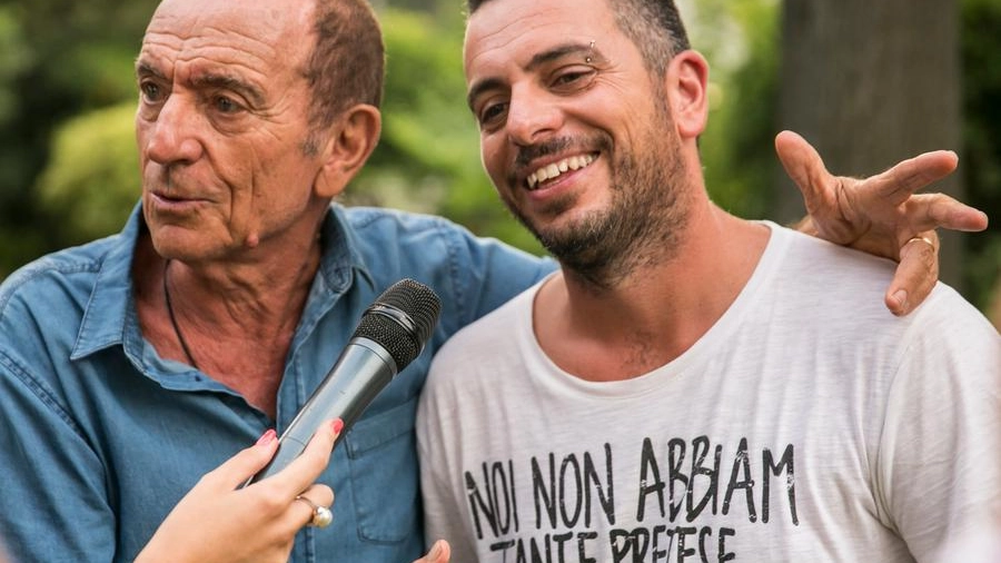 Raoul Casadei, il ’re del liscio’ scomparso nel 2021, e il figlio Mirko