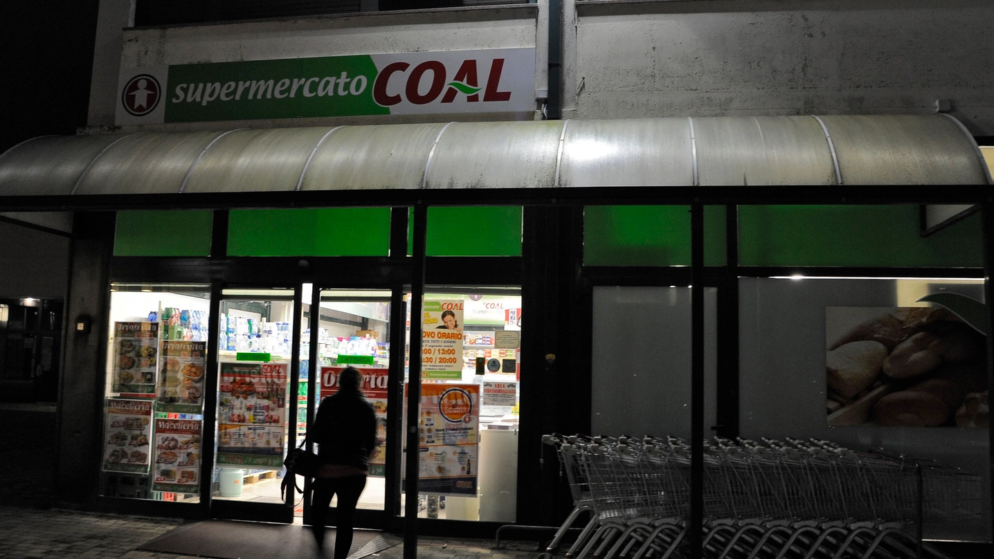 Macerata, il supermercato Coal di Piediripa (Foto Calavita)