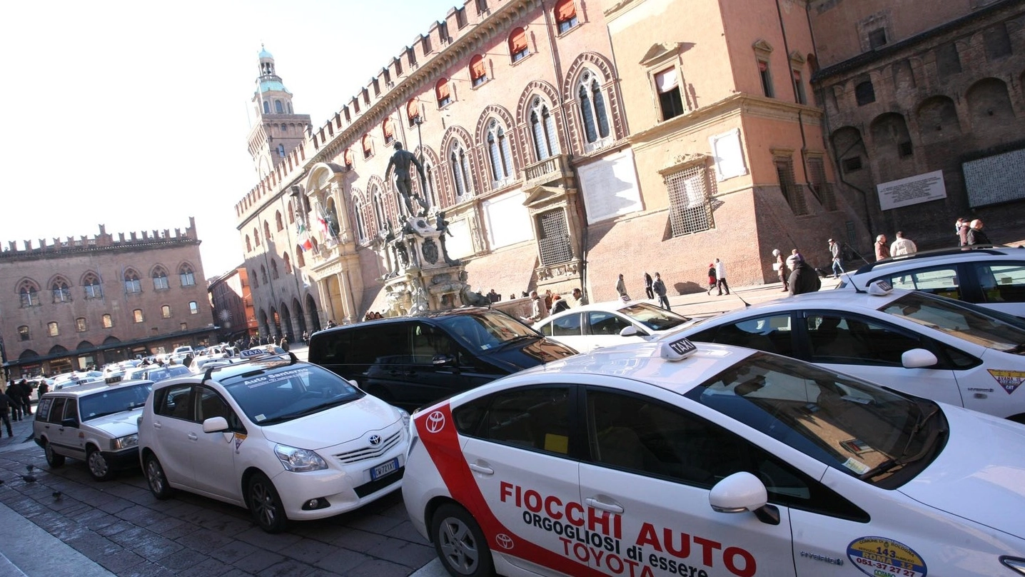 Taxi a Bologna (FotoSchicchi)