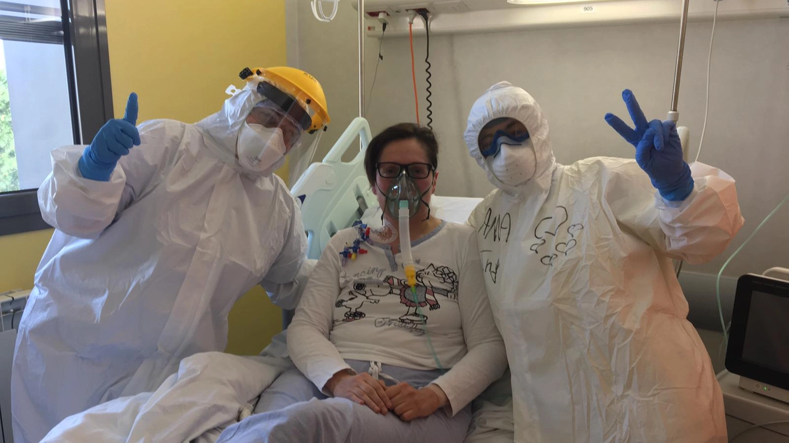L’infermiera sangiustese Silvia Mazzante, 39 anni (al centro)