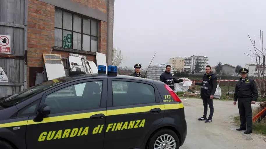 Rifiuti pericolosi, sequestro della Guardia di Finanza