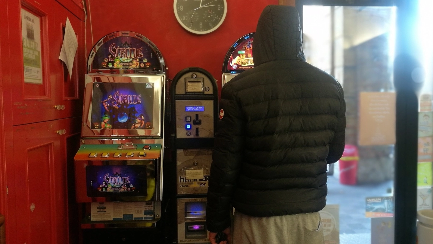 Slot machine sempre nel mirino dei ladri (foto d’Archivio)