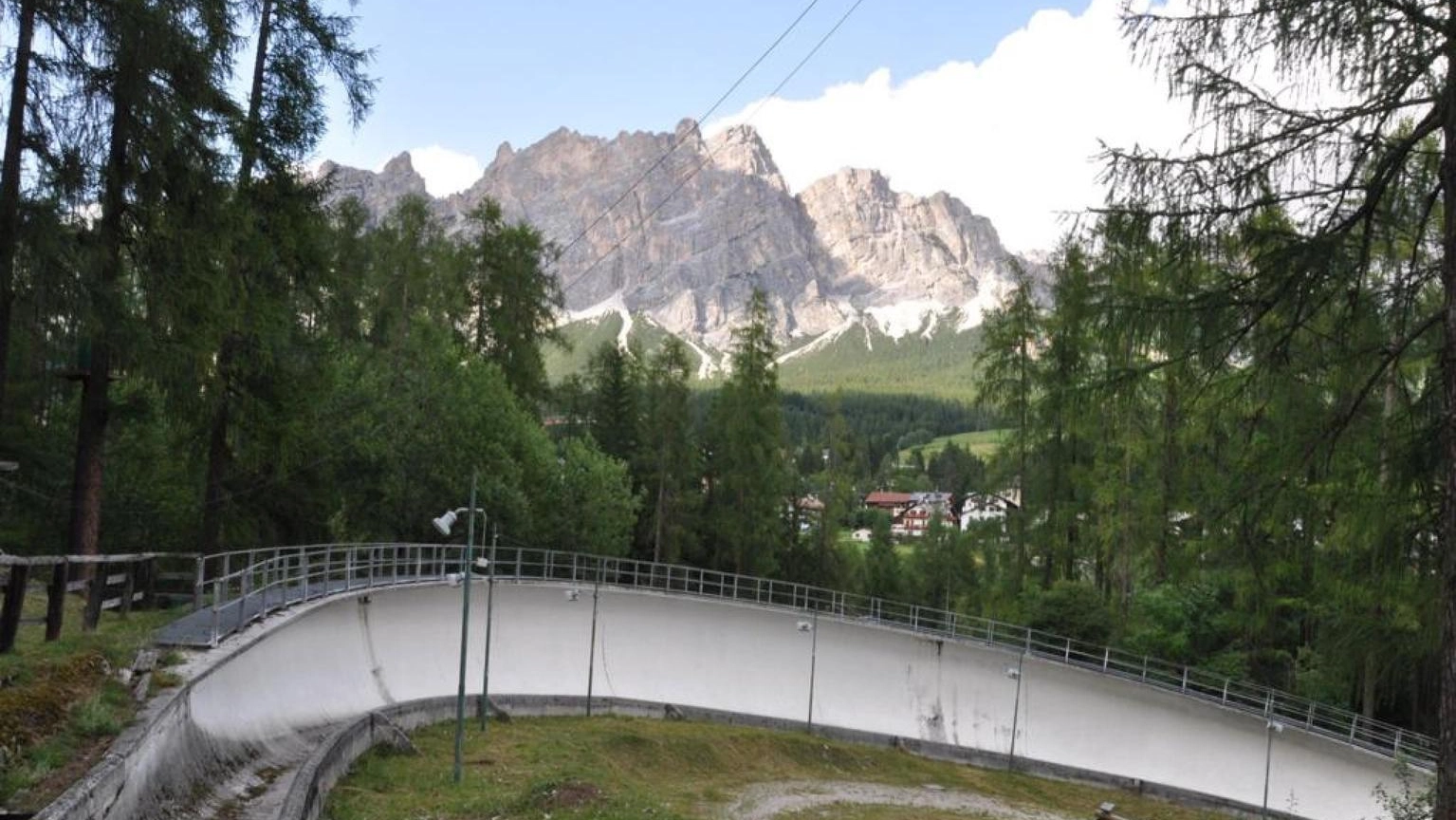 La vecchia pista da bob a Cortina (foto d'archivio)