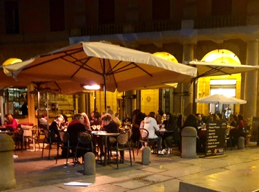 Notte bianca Bologna, ristorazione in festa per il Cosmoprof