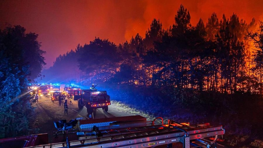Incendi in Gironda, Francia (Ansa)