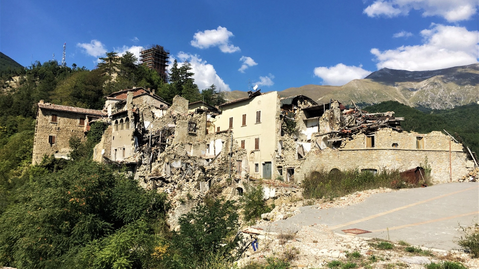 Il terremoto nelle Marche del 2016 ha distrutto interi borghi