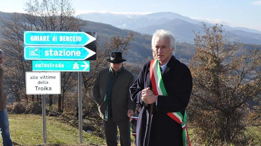 Berceto, sindaco Lucchi si autodenuncia ai carabinieri per "alto tradimento"