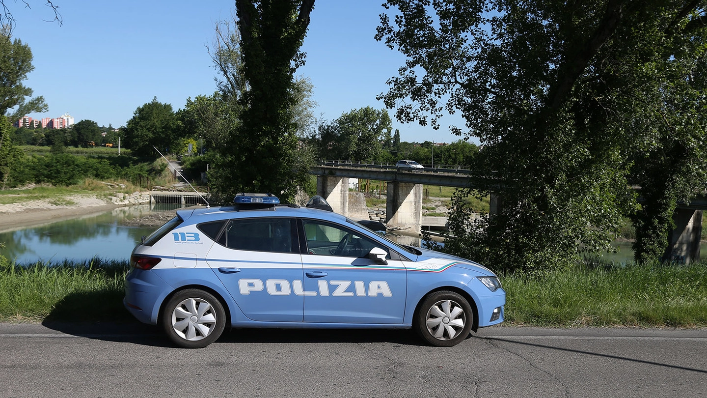 Imola, cadavere nel fiume Santerno: sul posto la polizia (Isolapress)