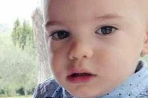 Alessandro Vendemini aveva soltanto due anni quando è morto all’ospedale Infermi
