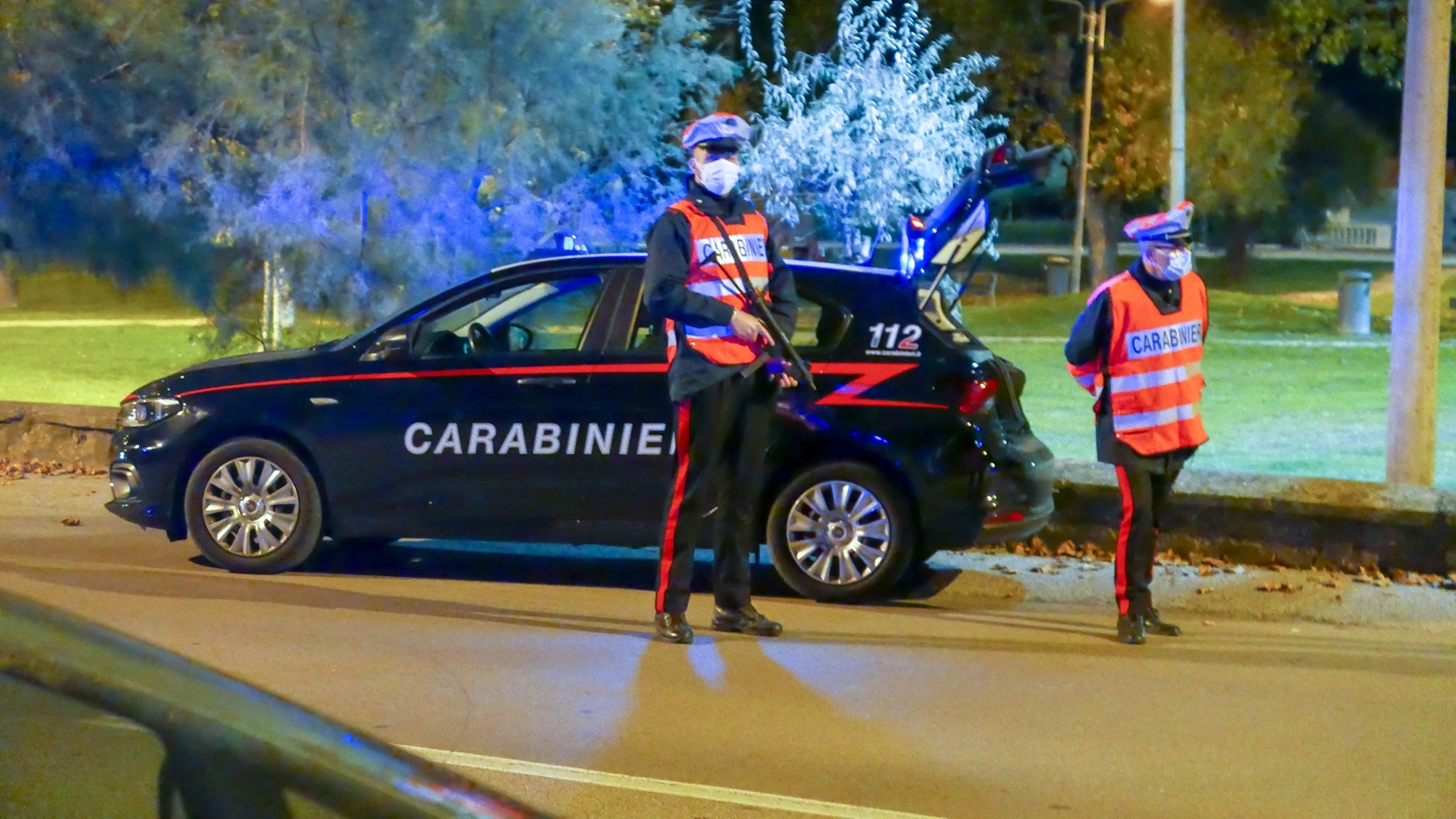 Coprifuoco anti-Covid, controlli dei carabinieri (Foto d'archivio Petrangeli)