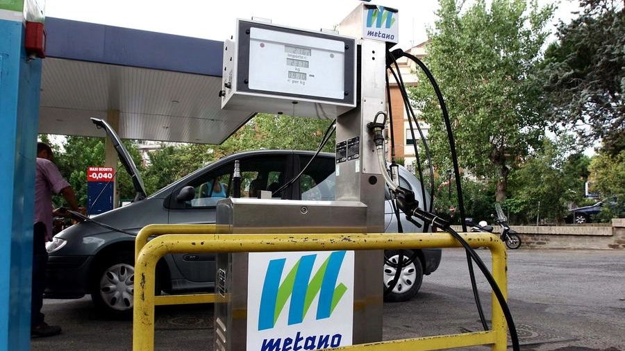 Distributore di gas metano, foto di archivio