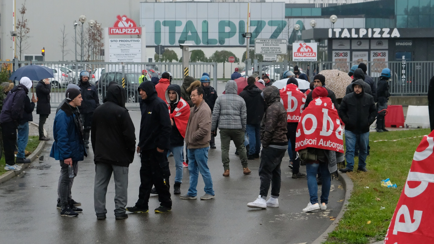 La protesta  dei lavoratori alla Italpizza