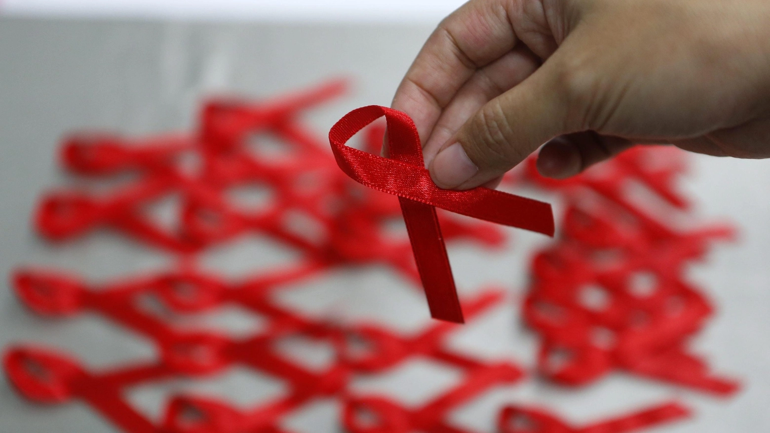 Oggi è la giornata mondiale contro l'Aids (Ansa)