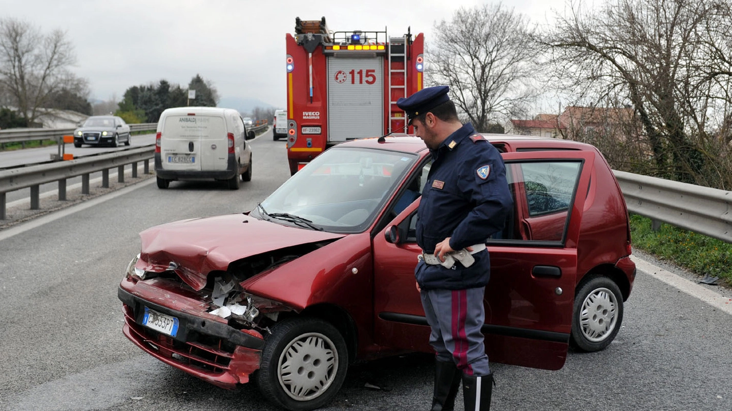 L’incidente in superstrada (foto Roberto Vives)