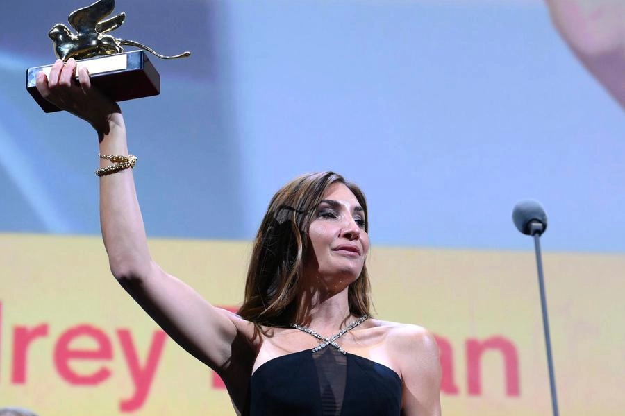 Audrey Diwan vince il Leone d'Oro per L'événement (Ansa)