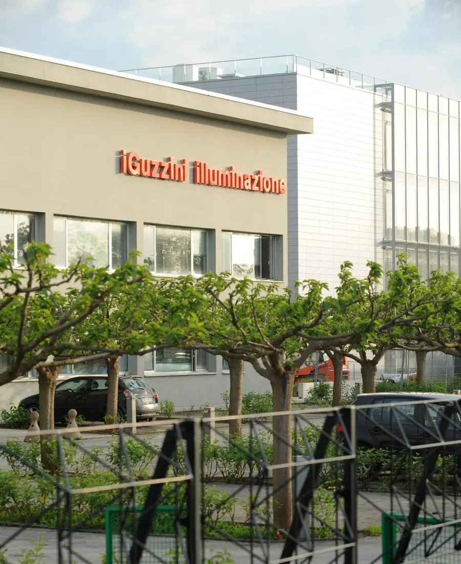 iGuzzini illuminazione: cento licenziamenti