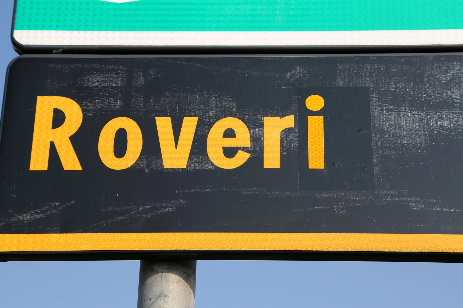 La scritta 'Rovery' torna a essere 'Roveri'