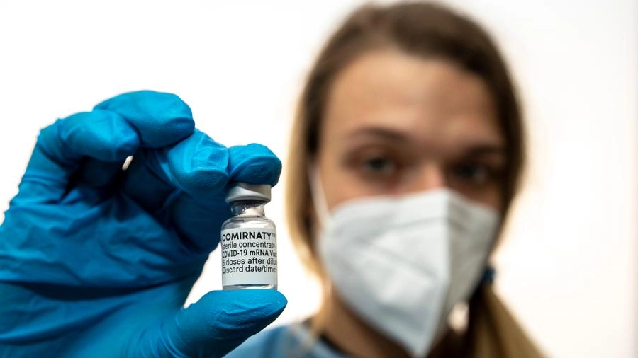 Un vaccino a vettore virale utilizza un adenovirus incapace di replicarsi