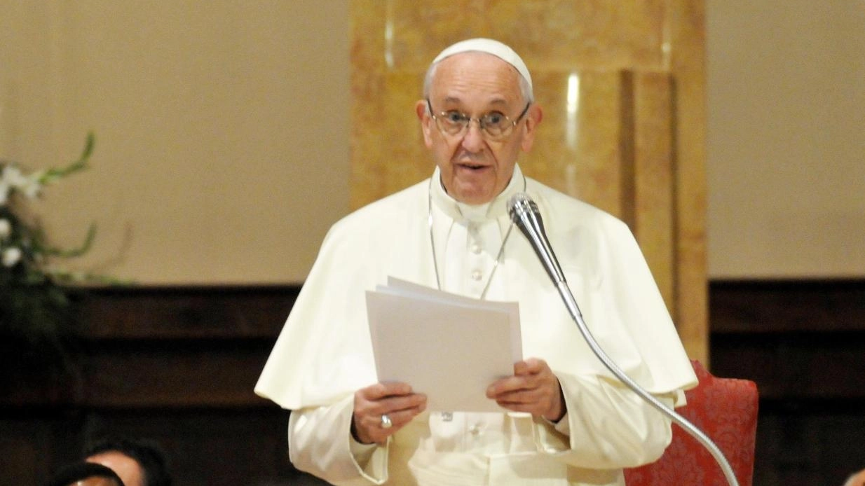 Prete a processo per abusi. Il papa difende il vescovo dell’inchiesta don Rugolo