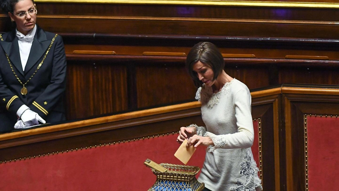 Anna Maria Bernini durante la votazione per la presidenza del Senato (Foto Ansa)